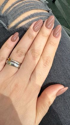 Almonds Nails Medium, Simple Color Almond Nails, Basic Nails Acrylic Simple Almond, Muted Nails Colors, Simple One Color Almond Nails, Cute Simple Nails Solid Color, Medium Almond Acrylic Nails Fall, Dipped Nails Ideas Almond Shape, Nails Acrylic On Brown Skin