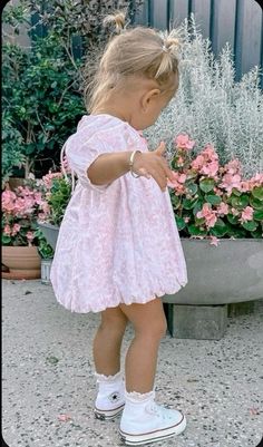 Toddler Fashion Aesthetic, Aesthetic Baby Girl Outfits, Baby Outfits Girl Aesthetic, Toddler Girl Outfits Aesthetic, Little Kid Aesthetic, Baby Girl Aesthetic Outfit, Little Girly Girl Aesthetic, Toddler Aesthetic Girl, Old Money Toddler Outfits