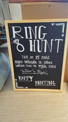 a sign that says ring and hunt on it