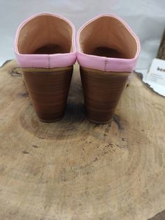 This is handembroidered custom made clogs. Made with naturel leather and leather sole. Heeled shoes is very comfy and healty. Every sizeis available, 6 us to 11 us, 36 eu to 43 eu. There is many colors available. If you want make custom shoes please send us messagea. To make custom shoes NO EXTRA charging. Used naturel materials. There is floral pattern on the shoes. Light and very useful in daily life. We have door to door express shipping service door to door. If you have any questions please Pink Leather Clogs With Removable Insole, Casual Handmade Closed Toe Clogs, Traditional Open Toe Spring Clogs, Pink Slip-on Clogs With Removable Insole, Traditional Open Toe Clogs For Spring, Pink Leather Mules With Block Heel, Pink Mules With Wooden Heel For Spring, Spring Pink Mules With Wooden Heel, Handmade Traditional Closed Toe Clogs