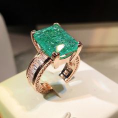 Green Emerald Full Zircon Ring For Women 18K Gold Engagement Jewelry Big Rings For Women, Emerald Birthstone Ring, Princess Wedding Rings, Pave Setting Ring, Elegant Jewellery, Emerald Birthstone, Ring Settings Types, Ring Man, Colored Engagement Rings