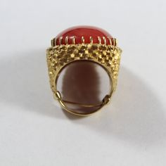 -Vintage 18k Gold Natural Huge Red Coral Ring 3.5US -Ring size: 3.5US -Coral size: 24 mm x 19 mm -Total weight 17.9 g -Marked 750, hard to see Coral Ring, Coral Earrings, Red Coral, Earrings Photo, 1960s Vintage, Statement Rings, 18k Gold, Coral, Gemstone Rings