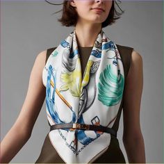 Scarf With Belt, Silk Scarf Aesthetic, Scarf Ways To Wear, Wear Silk Scarf, Hermes Scarf Outfit, Ways To Wear Scarf, Hermes Outfit, Silk Scarf Styling, Style A Silk Scarf