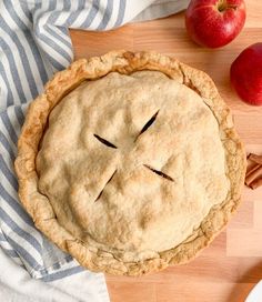 Simple Apple Pie Recipe, Apple Pie Recipe From Scratch, Traditional Apple Pie Recipe, Simple Apple Pie, Buttery Flaky Pie Crust, Traditional Apple Pie, Apple Pie Recipe Easy, Cinnamon Apple Pie, Cornbread Dressing Southern