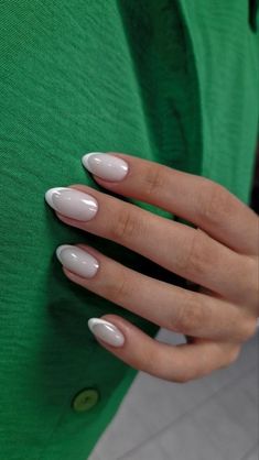 Nails For Emerald Dress, Nails For White Dress, Green Dress Nails, Nails With Green Dress, Nails For Green Dress, Creamy White Nails, Milky Pink Nails, Uni Vibes