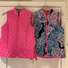 Lilly Pulitzer Melanie Reversible Vest In Prosecco Pink Size Xl 12-14 . New With Tags . 2 Available Casual Pink Sleeveless Outerwear, Shrug Cardigan, Reversible Vest, Xl Girls, Active Jacket, Girl Sweatshirts, Shrug Sweater, Hoodie Girl, Kids Sweatshirt