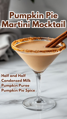 Pumpkin Pie Martini Mocktail Pumpkin Mocktail Recipe, Martini Mocktail Recipe, Fall Drink Recipes Nonalcoholic, Pumpkin Mocktails, Fall Non Alcoholic Drinks, Fall Drinks Nonalcoholic, Fall Mocktail Recipe, Fall Mixed Drinks, Mixed Drinks Alcohol Recipes