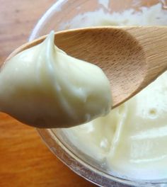 14 masques de soins pour cheveux fait maison ! Homemade Cosmetics, Nappy Hair, Diy Cosmetics, Facial Cleansers, Make Beauty, Beauty Recipe, Homemade Beauty Products, Green Beauty