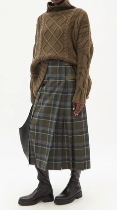 Tartan Skirt Outfit, Summer Outfits Black Woman, Kilt Outfits, Home Wear Women, Summer Outfits Black, Home Wear Women Pajamas, Winter Skirt Outfit, Women Pajamas, Home Wear