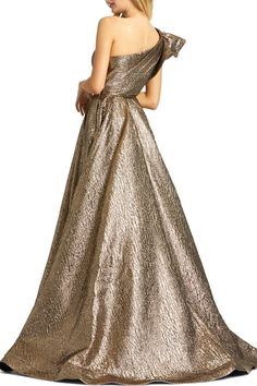 Mac Duggal Crinkle Metallic Ruffle One Shoulder Gown | Nordstrom Copper Gown, Prom Dresses Sparkle, Metallic Ball, Dresses Sparkle, One Shoulder Gown, Evening Dresses Cocktail, Sparkle Dress, Mac Duggal, Gowns Of Elegance