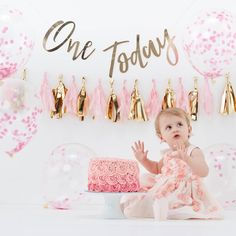 Gold First Birthday, Smash Cake Girl, Girls Party Decorations, 1st Birthday Party Decorations, Pink Birthday Cakes, 1st Birthday Cake Smash, First Birthday Party Decorations