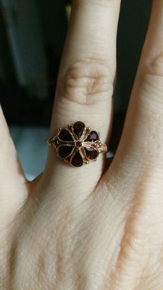 Cathedral Rose Window, Rose Window, Dope Jewelry, Funky Jewelry, Jewelry Lookbook, Pretty Rings, Window Design, Girly Jewelry, Jewelry Inspo