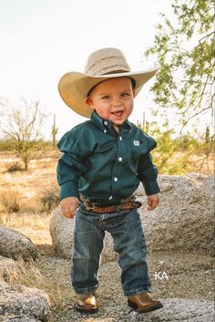 Baby Western Outfit Boy, Western Toddler Girl Outfit, Toddler Western Outfit Boy, Baby Cowboy Outfits, Baby Cowboy Photoshoot, Kids Cowboy Outfit, Baby Boy Western Outfits