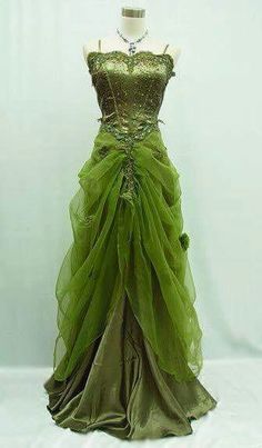 . Masquerade Ball Dresses, Green Evening Gowns, Prom Dress Inspiration, Skirt Maxi, Fairytale Dress, Vestidos Vintage, Fairy Dress, Party Dress Long, Gorgeous Gowns