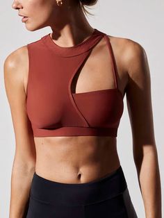 Alison in Terracotta Activewear Trends, Estilo Fitness, Workout Attire, Yoga Fashion, Workout Outfit, Pole Dance, Thanksgiving Outfit, Sporty Outfits, Bra Top