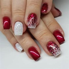 32 Glamorous Christmas Nail Ideas for a Dazzling Holiday Look - Mekardo Holiday Nails Thanksgiving, Holiday Nails Winter, Holiday Nails Christmas, December Nails, Nagel Tips