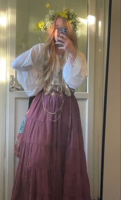 Folk Outfits Aesthetic, Ethereal Aesthetic Fashion Casual, Modest Hippie Outfits, Cottage Core Fits, Gypsycore Fashion, Mystical Outfits, Moda Hippie, Fair Outfits