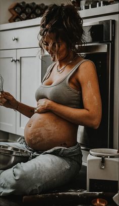 Aesthetic pregnancy photoshoot Preagnet Photos, Posing While Pregnant, At Home Belly Pictures, 1st Trimester Photoshoot, Half Baked Bump Photo, 7 Months Pregnant Photoshoot, Bun In The Oven Maternity Shoot, Unique Maternity Shoot Ideas Fun, Bump Date Pictures