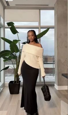 Fall Outfits Black Women Classy, Long Skirt Y2k Outfits, Cute Modest Church Outfits, Uni Outfits Black Women, Youthful Classy Outfits, Cute Maxi Skirt Outfits, Modest Stylish Outfits Classy, Wedding Guest Autumn Outfit, Outfit With Long Black Skirt