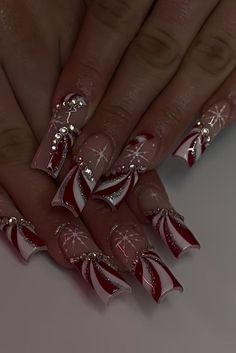 Christmas Theme Nails Simple, Winter Nails Red And Gold, Red Christmas Design Nails, Blinged Out Christmas Nails, Short Christmas Nails Design Ideas, Classic Christmas Nail Designs, Red Sparkly Nail Designs, December Acrylics, Red Christmas Nails Acrylic Square