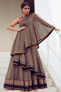 Long Ethnic Dresses, Kathpadar Saree Dress Design, Handloom Dress Designs, Stylish Dresses For Women Indian, Dresses Indian Designer, Party Wear Indian Dresses Designer, Dresses For Women Indian, Party Wear Dresses Indian, Handloom Dress