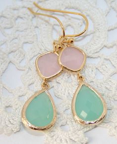 Pink Mint Blue Teardrop and Gold dangle Earrings by AngelPearls, $29.00 Pastel Drop Earrings Jewelry As Gift, Pastel Dangle Jewelry For Gifts, Elegant Pastel Jewelry Gift, Wrapper Iphone, Delicate Bridal Earrings, Earrings Tiffany, Earrings Cool, Iphone Diy, Mint Earrings