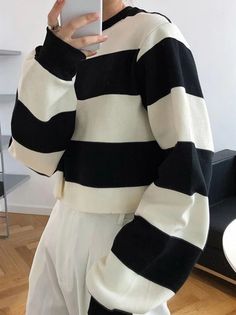 Loose Striped Short Sweatshirts - rrdeye Striped Crew Neck Top For Winter, Sporty Striped Tops For Winter, Sporty Striped Winter Tops, Winter Sporty Striped Tops, Sporty Striped Long Sleeve Tops, Long Knitted Dress, Striped Shirt Dress, Boho Style Dresses, Urban Looks