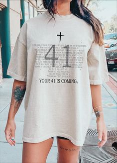 Jesus Clothes, Christian Shirts Designs, Bible Journal Notes, Cross Svg, Shirt Bag, Christian Apparel, Christian Cross, Christian Clothing, Christian Shirts