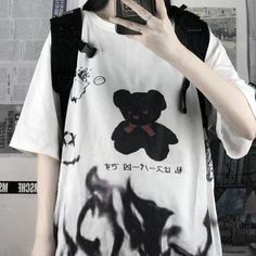 Dark Style Harajuku Oversized T Shirt Goth Tops, Estilo Harajuku, Rash Guard Swimwear, E Boys, Dark Style, Goth Outfits, Kawaii Clothes, Dark Fashion, Oversized T Shirt