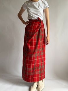 Gorgeous vintage skirt made of linen. In classic plaid pattern. Has wrap effect but actualy it closes with a zipper and button. But the wrap detail is actually functional, so you'll be able to adjust it a little bit in the waist, so it will perfect. Has lining. In great condition. Material: 100% linen, lining 100% cupro bemberg (Measurements taken flat without stretching) Waist 37-38 cm/ 14.5 - 14.9 in Hips 54-55 cm/ 21.2 - 21.6 in Length 96 cm/ 37.7 in Friendly reminder: *the color might be a l Womens Skirts, Vintage Rock, Friendly Reminder, Linen Skirt, Plaid Skirt, Plaid Skirts, Vintage Skirt, Wrap Skirt, Plaid Pattern