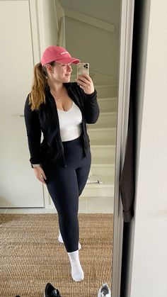 Gym outfit, midsize gym outfit, baseball cap outfit, athleisure outfit, lululemon define jacket, lululemon align top, spring outdoor outfit, curvy gym outfit Midsize Athleisure Outfits, Midsize Gym, Curvy Athleisure Outfits, Athletic Outfits Fall, Define Jacket Outfit, Curvy Workout Outfit, Plus Size Gym Outfits, Vaca Outfits, Outfit Midsize