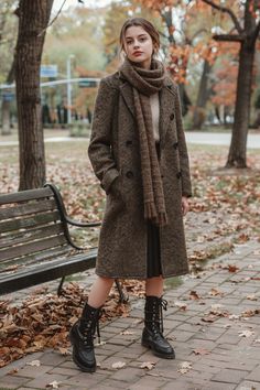 English Winter Outfits, Cold Autumn Outfits, Cottage Style Outfits, Fall Earthy Outfits, Concert Lookbook, Dark Academia Coat, Cottage Outfits, Cottage Outfit, Dark Academia Autumn