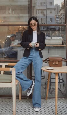 Black Blazer Outfit, 00s Mode, Blazer Outfits Casual, Blazer Outfits For Women, Blazer Outfit, Blazer Jeans, Outfits With Converse, Blazer With Jeans