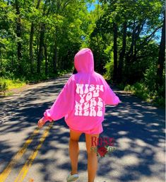 Comfy Lazy Outfits, Harry Styles Pink, Pink Hoodies, Vsco Hoodie, Oversized Aesthetic, Clothing Design Ideas, Aesthetic Hoodies, Comfortable Hoodies, Daly City