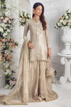 Nikkah Outfit, Tissue Dupatta, Dabka Work, Dress Designing, Nikkah Dress, Designer Outfit, Potli Bag, Gota Work, Gold Shirt