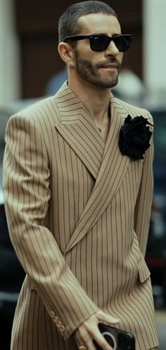 Ballroom Dance Outfits, Old Man Fashion, Blazer Outfits Men, High Fashion Men, Classy Suits, Dress Suits For Men, Mens Fashion Inspiration, Fashion Suits For Men, Cool Outfits For Men