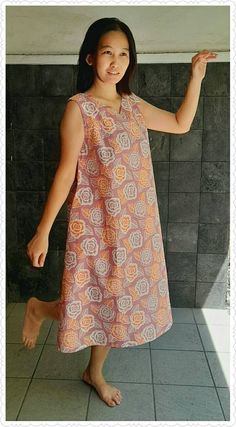 chic and comfortable batik dress. summer dress / maternity dress/ boho & hippie dress/house dress material: cotton batik pattern: dusty purple and orange flower lining: yes pocket: yes, 2 pocket closure: zipper        🍓 Size L🍓 - Bust= 114 cm - waist= 120 cm ( loose ) - hip= 146 cm ( loose ) - Dress length from shoulder= 109 cm ** Model: Height= 166 cm                  Weight= 60 kg 🌸 note: 🌸 Please put your phone number when ordering. Because shipping by international Indonesia post is requ Casual Sleeveless Dress With Batik Print, Brown Batik Print Dress For The Beach, Brown Batik Print Beach Dress, Casual Batik Print Tunic Dress, Casual Batik Print Tunic Maxi Dress, Casual Tunic Maxi Dress With Batik Print, Casual Brown Batik Print Dress, Casual Brown Dress With Batik Print, Indonesian Batik Dress