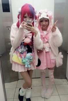 Harajuku Fashion Street, Cute Goth, Gyaru Fashion, Kawaii Fashion Outfits, Alt Fashion