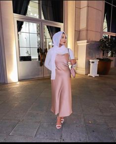 Somali Clothing, Muslimah Fashion Casual, Hijab Outfits, Arab Women, Hijab Fashion Inspiration, Hijabi Fashion, Muslimah Fashion, Hijab Outfit