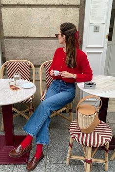 Sezane Lookbook, Red Knit Cardigan, Chique Outfit, Red Cardigan, Cardigan Outfits, Winter Mode, Red Outfit, Cardigan Fashion, Autumn Outfit