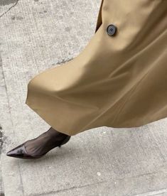 Details Aesthetic, No. 2, What To Wear, Fashion Shoes, Trench Coat, Autumn Fashion, Outfit Inspirations