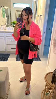 Fair Outfit Ideas Maternity, Simple Pregnant Outfits, Pregnant Outfits Casual Summer, Pregnant Soccer Mom Outfits, Pregnant Fair Outfit, Maternity Fair Outfit, Fashion Pregnant Outfits Summer, Everyday Maternity Outfits Summer, Simple Summer Maternity Outfits