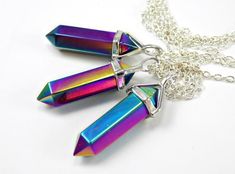 PLEASE REMEMBER THAT AS ADVISED IN OUR SHOP ANNOUNCEMENT, WE ARE CURRENTLY ON HOLIDAY/VACATION. THIS MEANS YOUR ORDER WILL BE SHIPPED 12 – 14 OCTOBER.Rainbow Titanium Necklace, Colourful Necklace, Hot Gifts For Teenagers, Summer Festival Accessories, 90s Necklace, Grunge Necklace, Modern Jewelry For Teens, Festival JewelleryThis listing is for one beautiful rainbow titanium necklace.These incredible necklaces show a variety of colours, depending on how and where the light hits them.Each rainbow Jewelry For Teens, Gifts For Teenagers, 90s Necklace, Grunge Necklace, Festival Bracelets, Colorful Bangles, Amazonite Jewelry, Polka Dot Paper, Hot Gifts