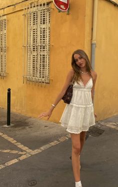 Southern Europe Outfits, Rome Clothes Aesthetic, European Summer Outfits Dresses, Rome Fits Summer, Summer In Italy Outfits Aesthetic, Italian Girl Aesthetic Outfit, Spain Outfits Aesthetic, Rome Style Summer, European Dresses Summer