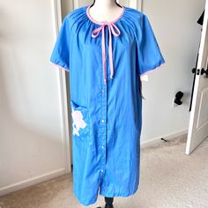 Nwt Vintage Smart Time Button Down Kimono Housecoat Robesz. Medium Super Cute Brand New Smart Time Button Front Kimono Housecoat. Size Medium And Features A Button Down Front With A Tie Neckline, Single Side Pocket With Embroidered Flower, Lightweight, Unlined, And Has Short Sleeves. Please Look Over The Pictures Carefully And Let Me Know If You Have Any Questions. Blue Cotton Sleepwear With Button Closure, Blue Sleepwear With Button Closure For Loungewear, Blue Sleepwear With Button Closure, Blue Button-up Sleepwear With Button Closure, Blue Cotton Sleepwear With Buttons, Blue Button Closure Sleepwear For Spring, Blue Spring Sleepwear With Button Closure, Spring Blue Sleepwear With Button Closure, Pink Button Closure Sleepwear For Spring