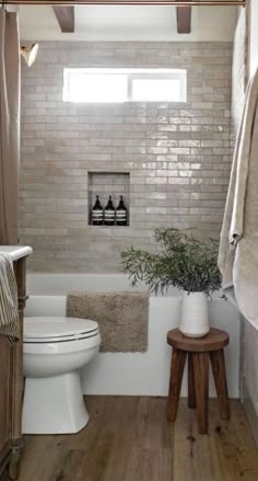 Looking to elevate your bathroom decor? Check out these stylish bathroom decor ideas to transform your space into a luxurious oasis. From chic storage solutions to trendy accents, find inspiration to create a spa-like atmosphere in your home. Upgrade your bathroom with these tips and tricks today! French Country Bathrooms, Beautiful Tile Bathroom, Texas House, Bad Inspiration, Bathroom Tile Designs, Upstairs Bathrooms