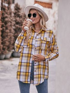 Georgia Fashion, Fashion Empire, Oversized Flannel, Oversize Casual, Fall Sweater, Autumn Style, Plaid Fabric, Plaid Fashion, Street Style Looks