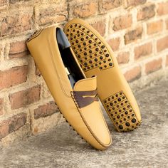 Slip-on Moccasins With Rubber Sole For Driving, Driving Loafers With Textured Sole And Slip-on Design, Slip-on Driving Moccasins With Rubber Sole, Luxury Slip-on Driving Moccasins, Luxury Slip-on Driving Loafers, Driving Shoes Men, Driving Moccasins, Driving Loafers, Loafers Style