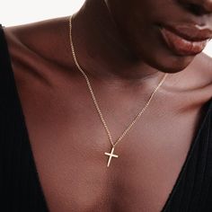 "1- P R O D U C T ∙ D E S C R I P T I O N This minimalist 14K Solid Gold Gourmet Cross Necklace is a symbol of faith and fashion combined into one stunning piece. Ideal for women who appreciate elegance and spirituality, this Christian gourmet chain necklace makes an excellent gift. Its eye-catching design is perfect for everyday wear or special occasions. This 14k gold jewelry is a meaningful and stylish choice for her. 2- P R O D U C T ∙ D E T A I L S Gold material: 14K solid gold Choice of gold color: Yellow gold, Rose gold, White gold Choice of chain length: 14\", 16\", 18\", 20\" Dimensions: *Pendant Height: 20.60 mm / 0.81 in *Pendant Width: 13.60 mm / 0.53 in 3- S H I P P I N G ∙ A N D ∙ R E T U R N S We know you're excited to get your hands on your order, and we're just as excited Gold Jewelry Gift, Halo Necklace, 14k Gold Necklace, Christian Jewelry, Rope Necklace, Necklace For Women, Gold Material, Gold Pendant, Jewelry Gift