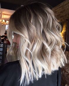 Blonde Ombre Short Hair, Sombre Hair Color, Sombre Hair, Brown To Blonde Ombre, Brown Hair Shades, Short Ombre Hair, Wavy Bob, Short Brown Hair, Brown Hair With Blonde Highlights